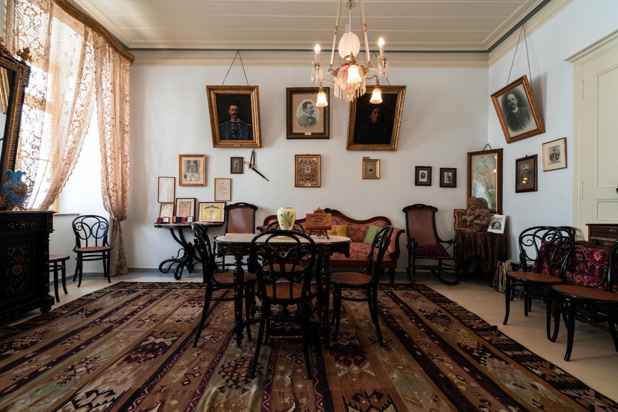 Rafalias Mansion Hydra  Zewnętrze zdjęcie